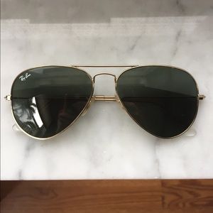 Aviator Ray-Ban: Classic Color Lens